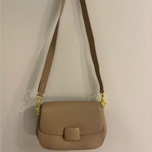 Elegant Tan Leather Shoulder Bag